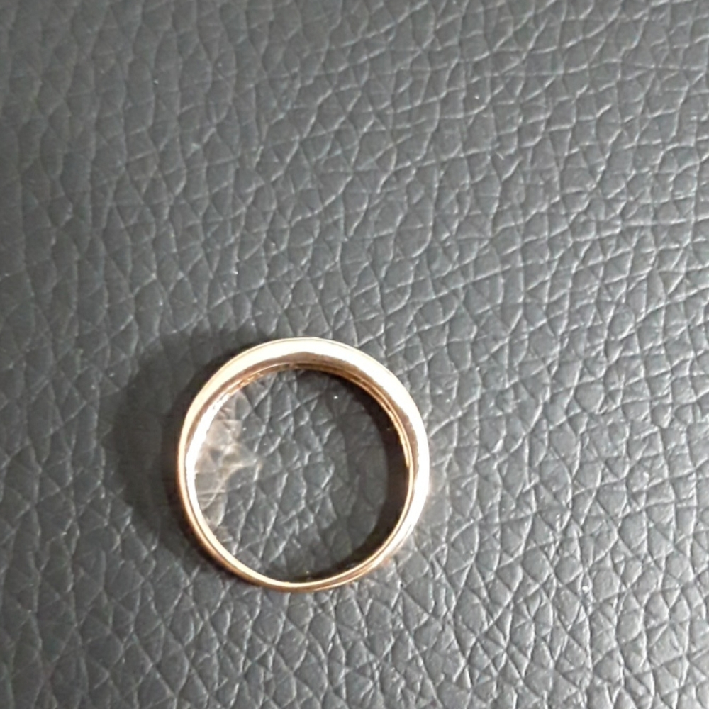 Ring - Picture 3 of 4
